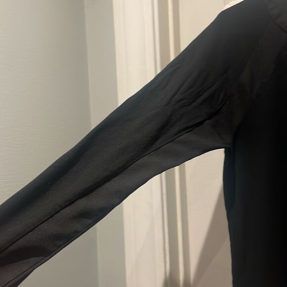 Banana Republic blouse peek button SZ small - Picture 5 of 6